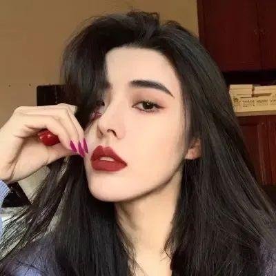 空庭雨打旧时灯